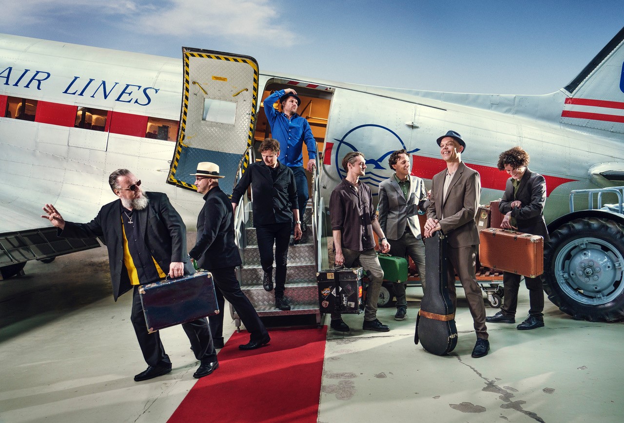 THORBJØRN RISAGER & THE BLACK TORNADO