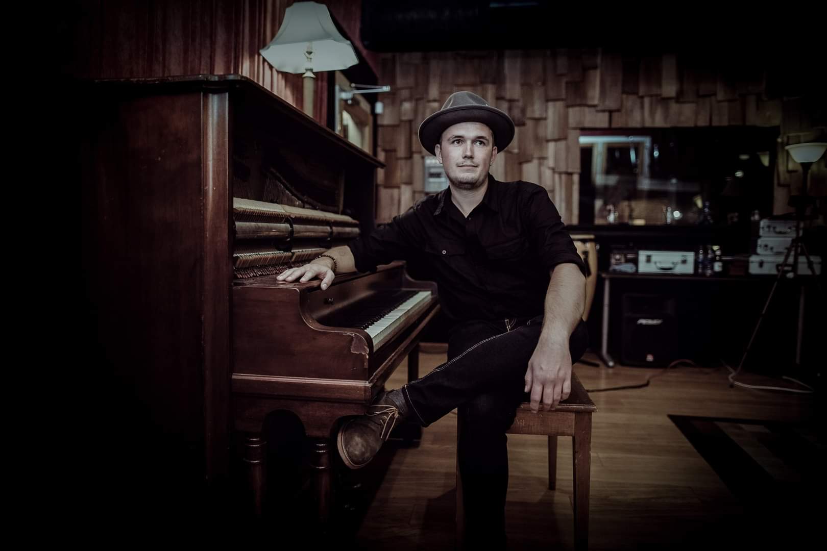 Café Blues Corner - Chris Copen